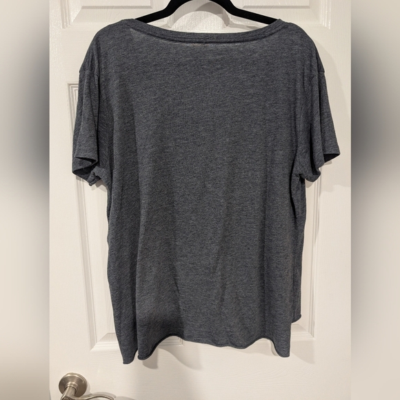 Disney Parks Peter Pan Raw Edge Hi-Low Short Sleeve Shirt in Size XXL - Picture 6 of 6